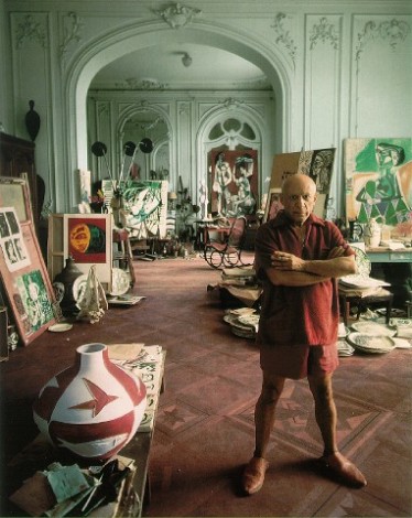 arnold-newman-pablo-picasso-cannes-1956-374x470