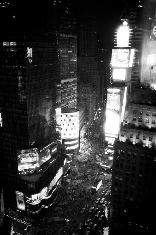 Times Square; Leica MP 0.58, 35mm Summicron, Kodak Tri-X 400 © Doug Kim