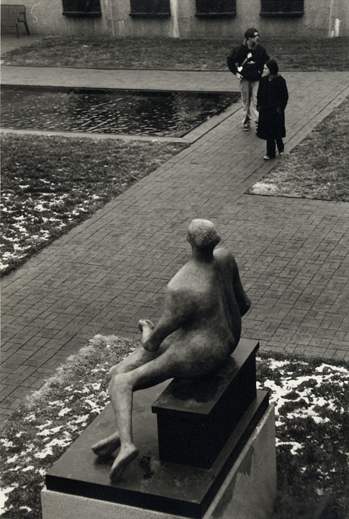 The Hirschorn Sculpture Garden, Washington, DC; Nikon F5, 28-70mm Nikkor, Agfa APX, Agfa 118 © Doug Kim