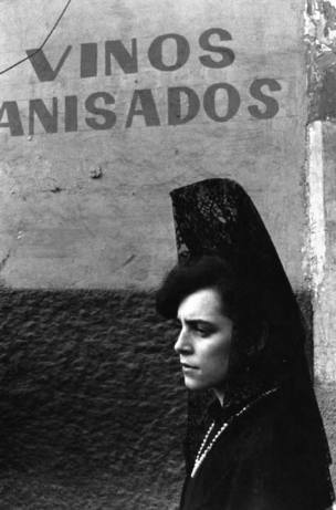 GRANADA, Spain—Holy Week, 1984 © Ferdinando Scianna / Magnum Photos 
