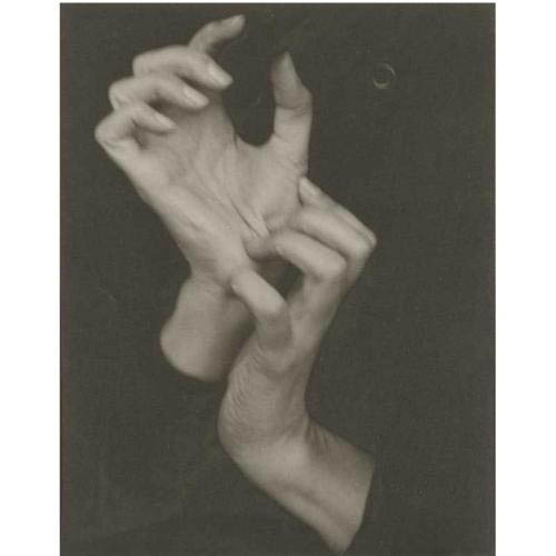 Georgia O'Keeffe (Hands), 1919 - Alfred Stieglitz