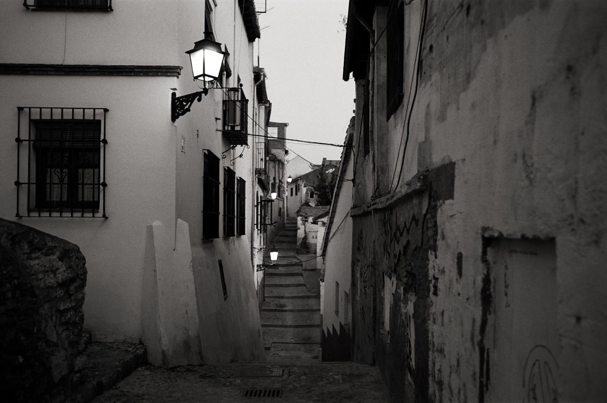 The Albaicyn, Granada, Spain © Doug Kim; Leica MP 0.58, 35mm Summicron, Kodak Tri-X