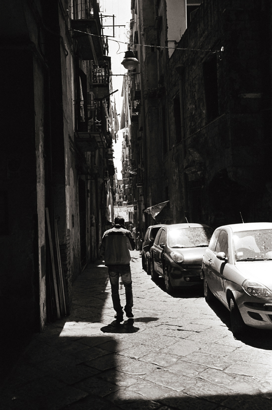 Historico Centro, Napoli; Leica MP 0.58, 35mm Summicron, Kodak Tri-X © Doug Kim