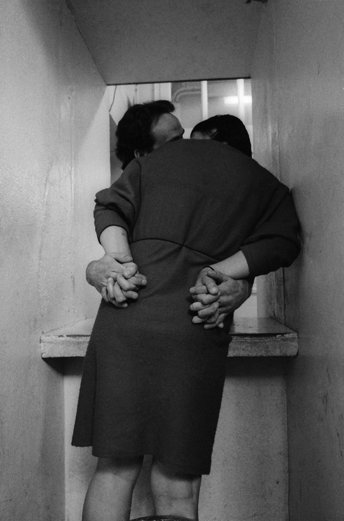 Maison d’arrêt de femmes, Dijon, 1991 © Jane Evelyn Atwood