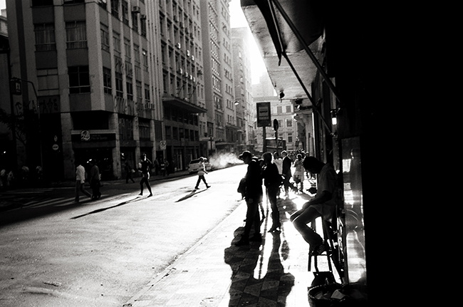 Sé, São Paulo, Brasil; Leica MP 0.58, 35mm Summicron, Kodak Tri-X © Doug Kim
