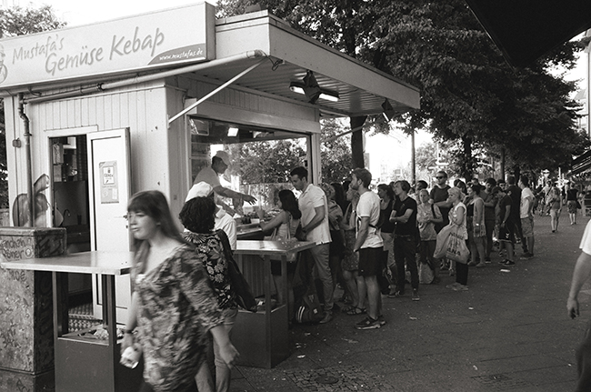 Mustafas Gemüse Kebab, Mehringdamm Straße, Kreuzberg, Berlin; Leica MP 0.58, 35mm Summicron, Kodak Tri-X © Doug Kim