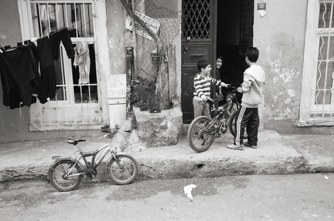 Galata, Istanbul, Turkey; Leica MP 0.58, 35mm Summicron, Kodak Tri-X © Doug Kim