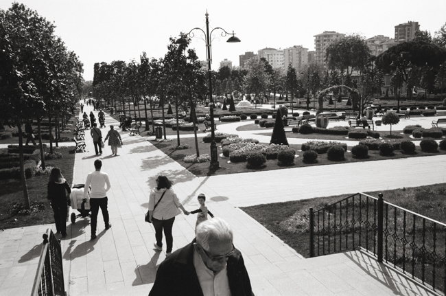 Bagdat Caddesi, Küçükyalı, Istanbul, Turkey; Leica MP 0.58, 35mm Summicron, Kodak Tri-X © Doug Kim