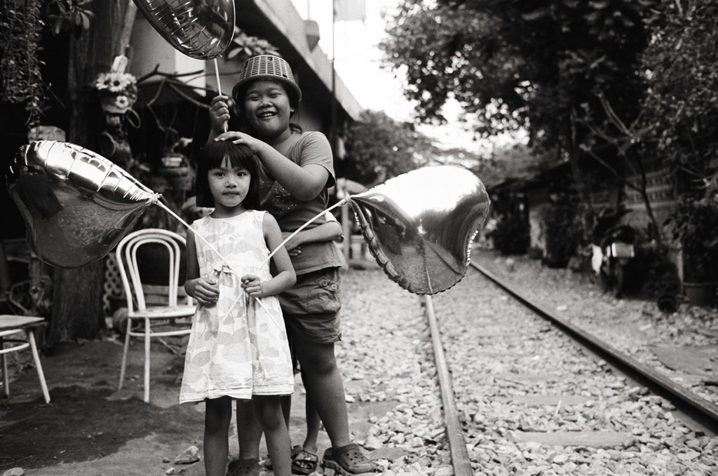 Ploenchit, Bangkok, Thailand; Leica MP 0.58, 35mm Summicron, Kodak Tri-X © Doug Kim
