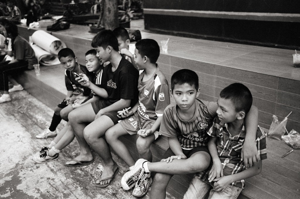 Mana Wittaya School Khlong San, Bangkok, Thailand; Leica MP 0.58, 35mm Summicron, Kodak Tri-X © Doug Kim