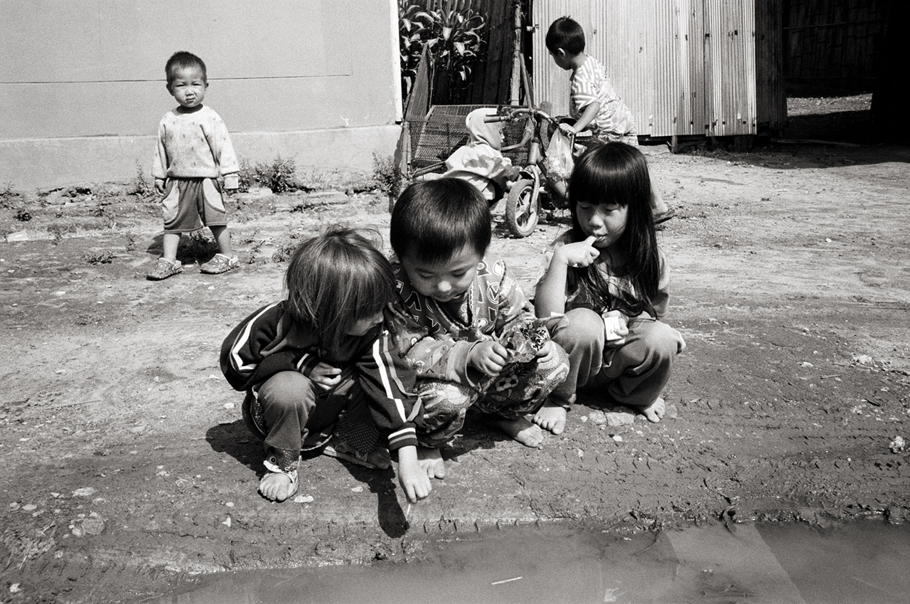 Karen Hill Tribe, Chiang Mai, Thailand; Leica MP 0.58, 35mm Summicron, Kodak Tri-X © Doug Kim