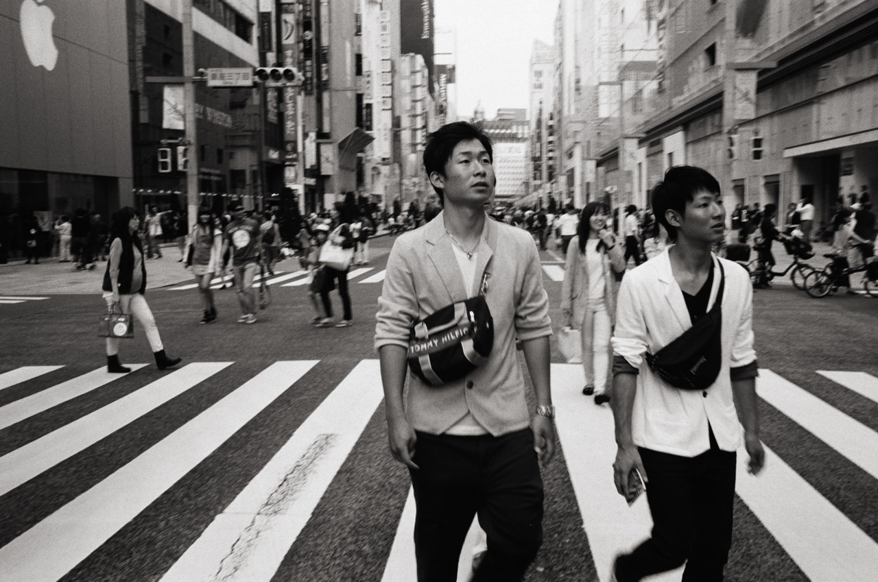 Ginza, Tokyo, Japan; Leica MP 0.58, 35mm Summilux, Kodak Tri-X © Doug Kim