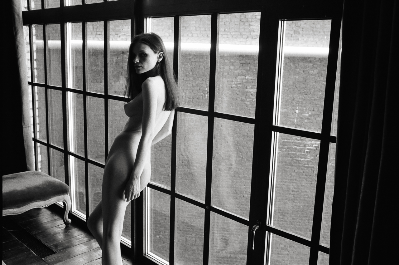 Leica Film Photography Kodak Tri-X Women Nude Models Russia St. Petersburg